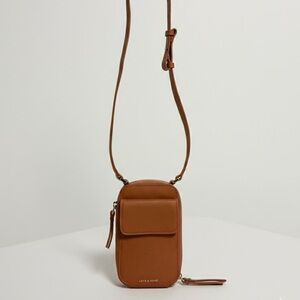 Chic Tan Leather Crossbody Bag